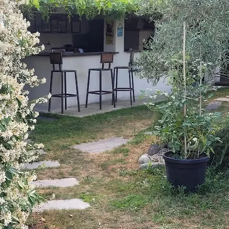 D'hôtes Du Port De Couette-café Fronsac (Gironde)